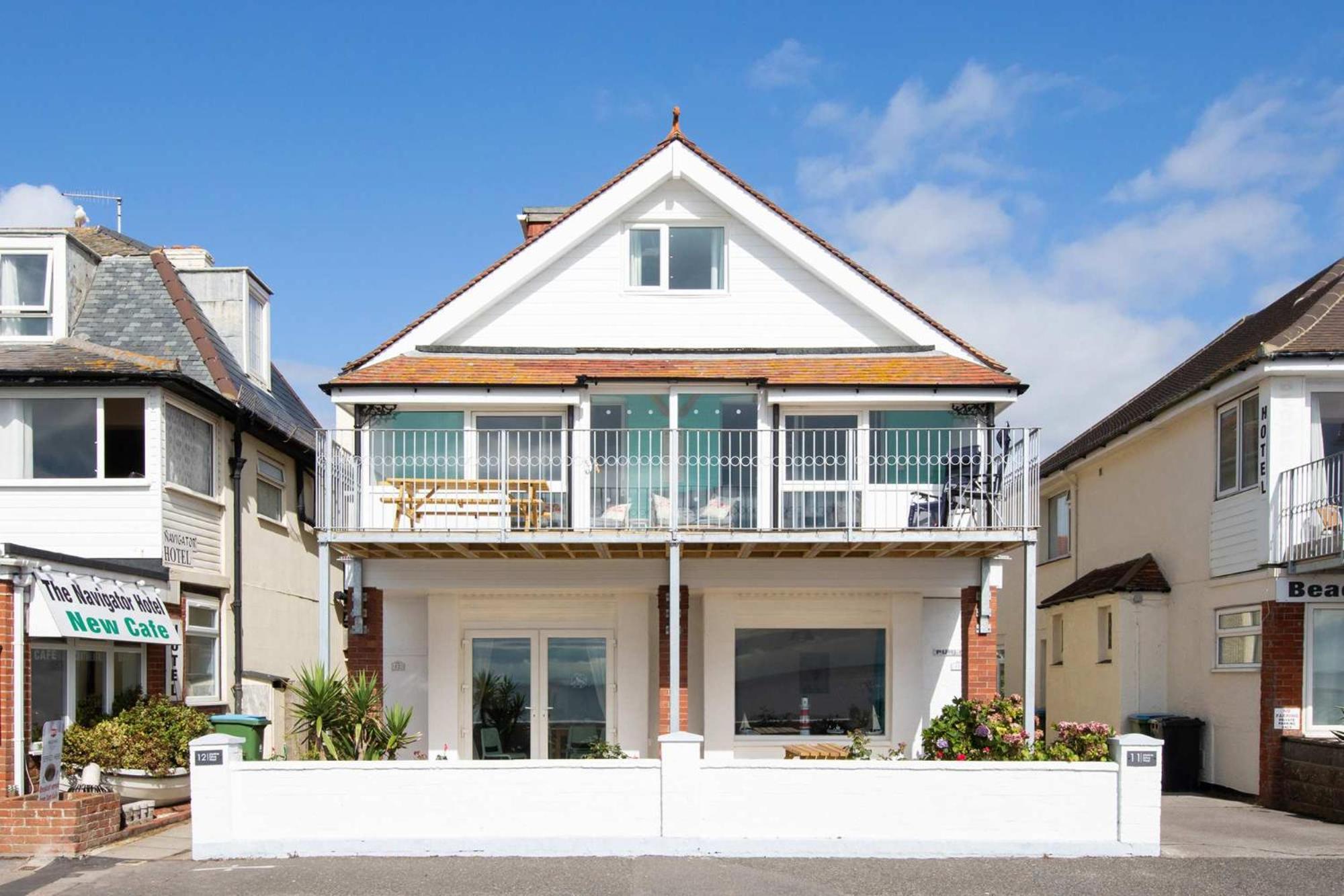 Absolute Beachfront With Decked Garden Oasis And Views ボグナー・リージス エクステリア 写真