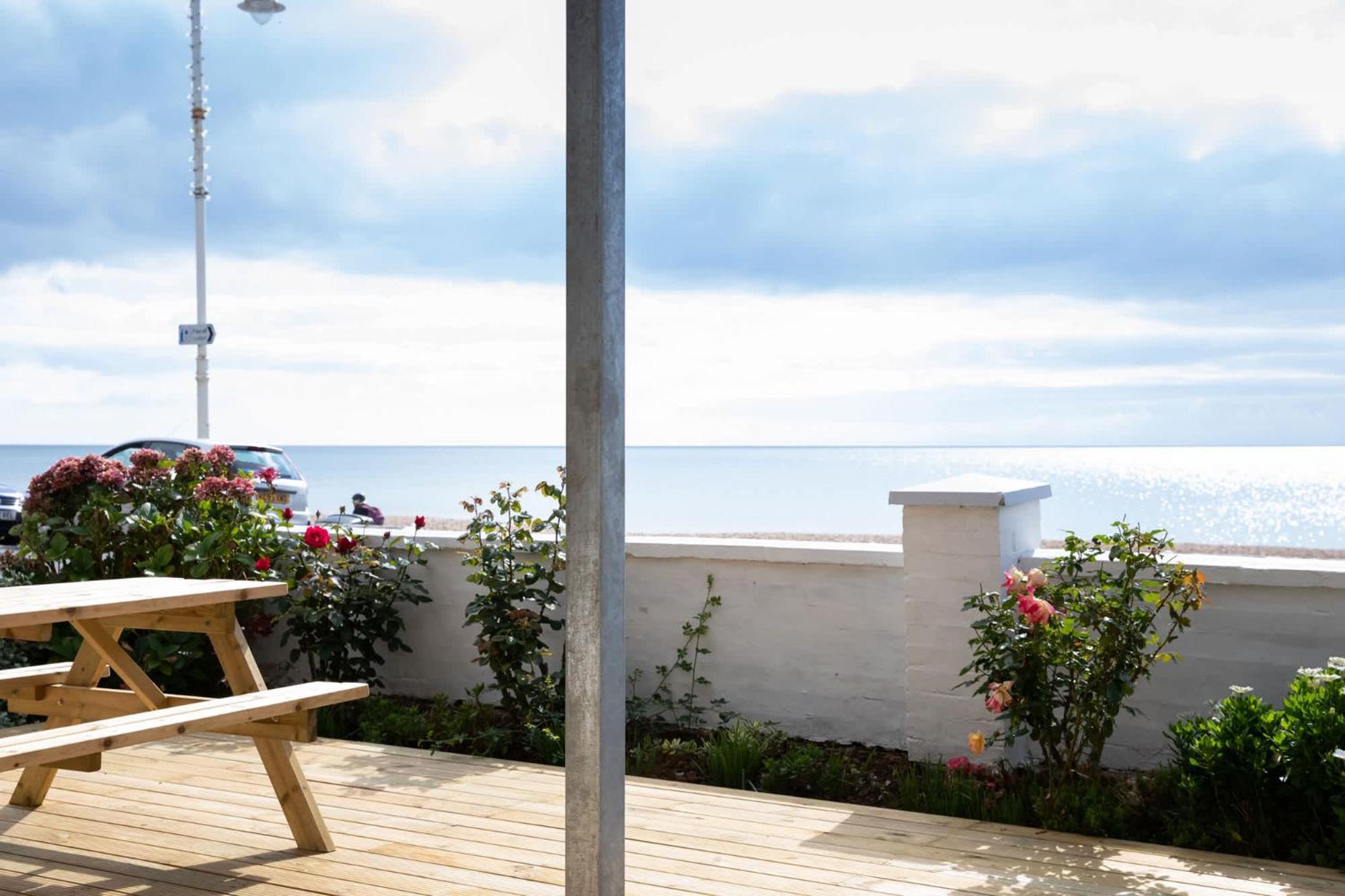 Absolute Beachfront With Decked Garden Oasis And Views ボグナー・リージス エクステリア 写真